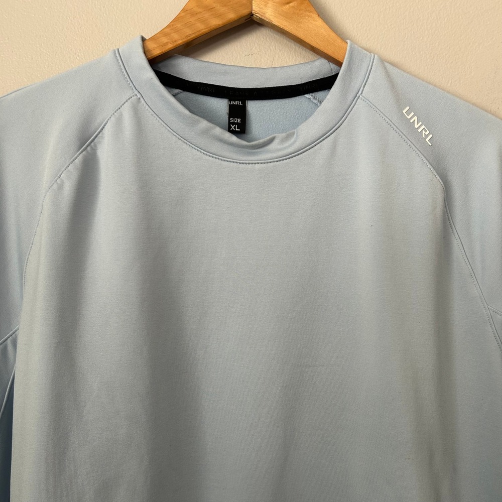 UNRL Crewneck Sweatshirt Men XL Light Blue Raglan Fleece Lined Active Pullover